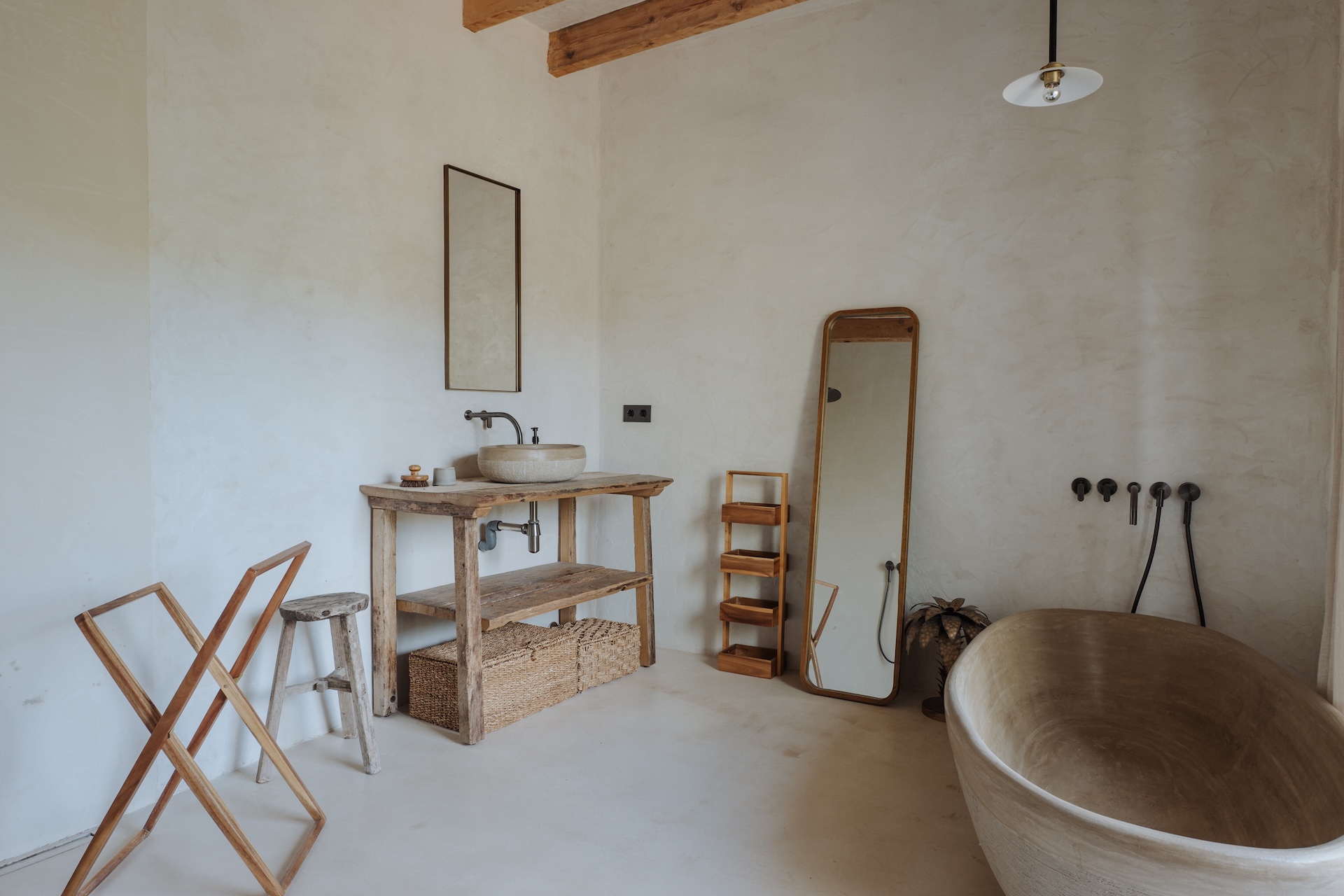 Resa estates ibiza villa Reno finca renovated te koop sale bathroom.jpg